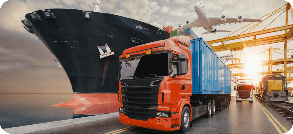 港に停泊する巨大な貨物船と輸送トラックのイメージ